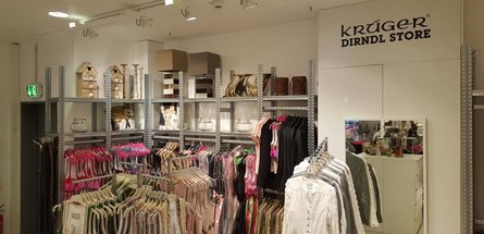 dquadrat - Raum für die Sinne & Krüger Dirndl Store -  Breuningerland
